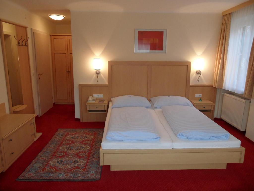 Pension Katrin Hotel Salzburg Room photo