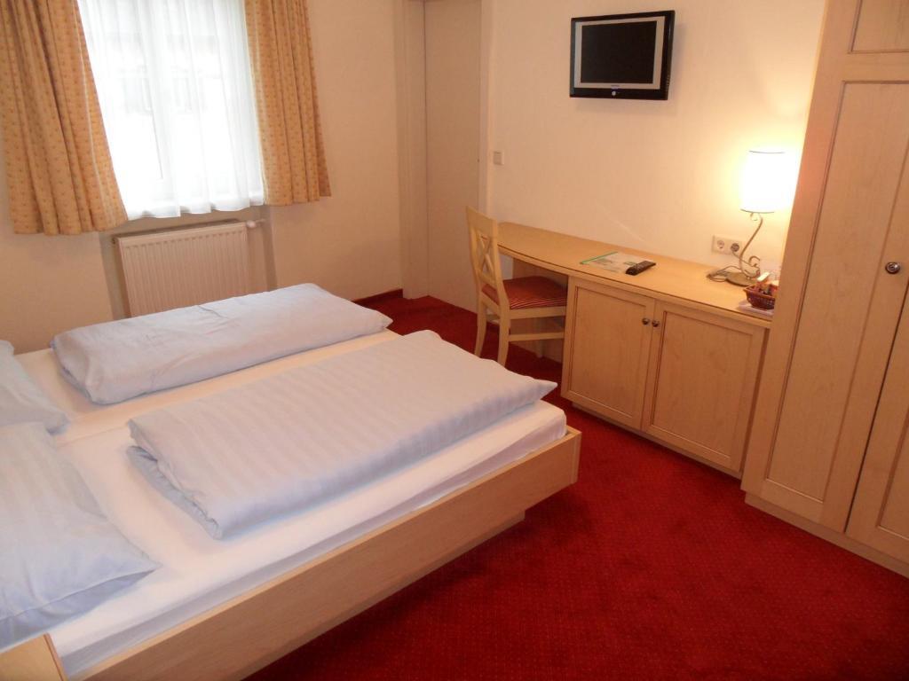 Pension Katrin Hotel Salzburg Room photo